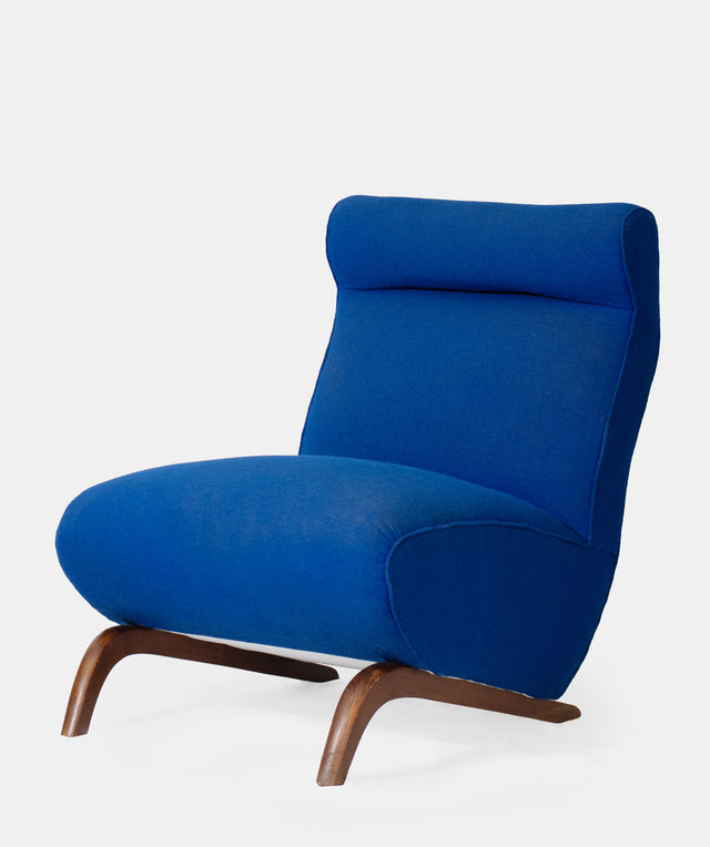 Pair of low-slung lounge chairs, circa 1950s
