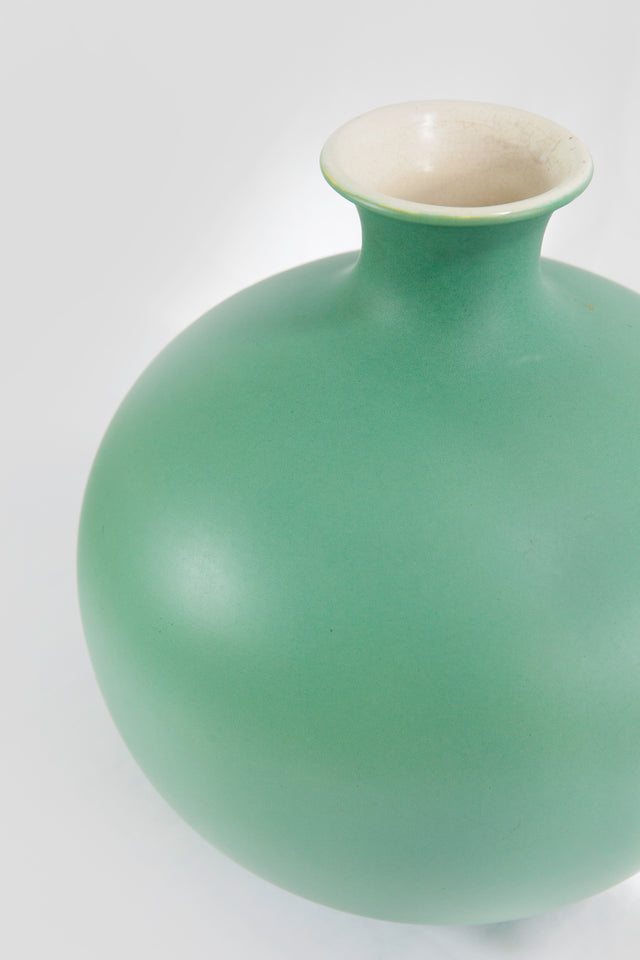 Round ceramic vase, circa 1930